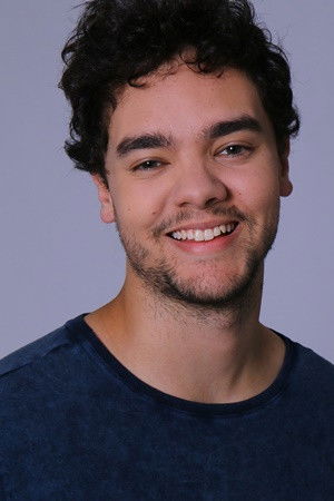 Luccas Papp backdrop