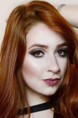 Isabelle Duarte backdrop