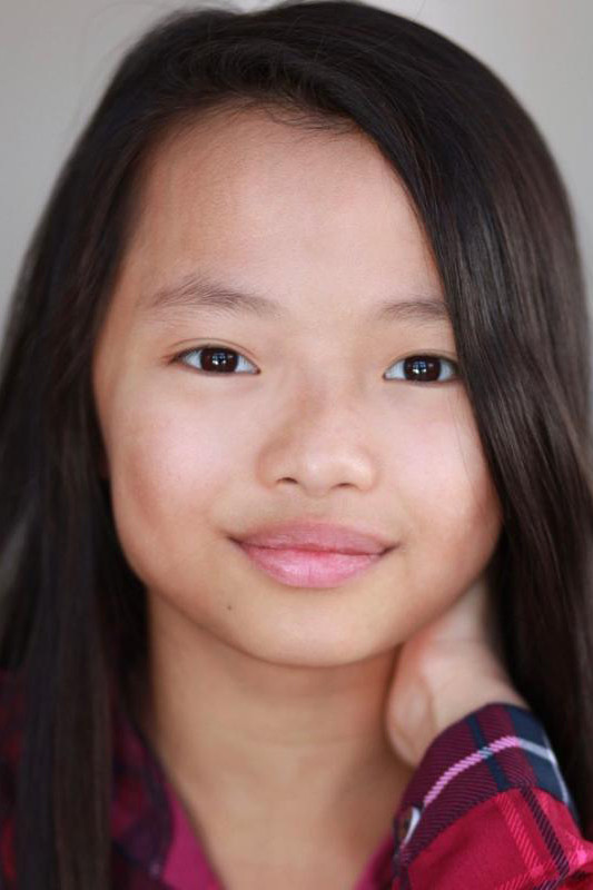 Emma Bao Linh Tourné: Ema Bao Lin Turne backdrop