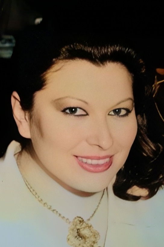 Işık Aras backdrop