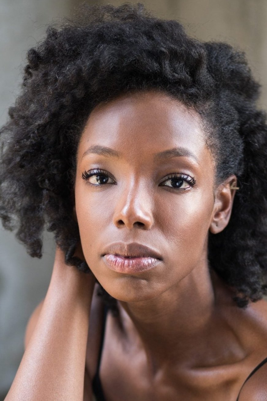 Elle Lorraine backdrop