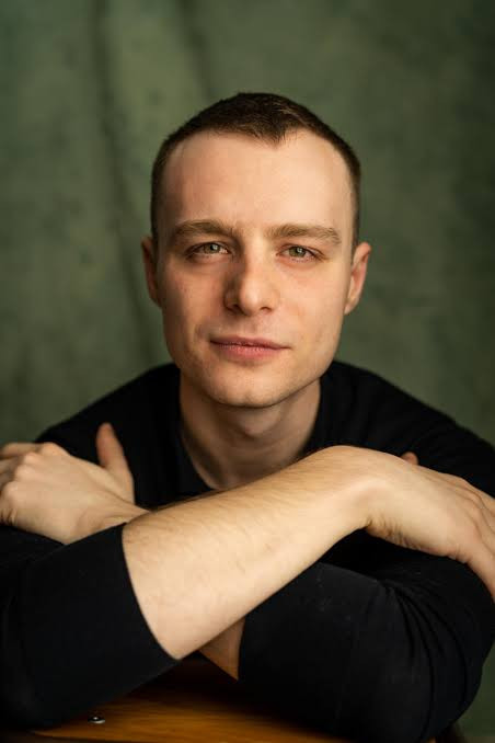 Luke Thallon backdrop