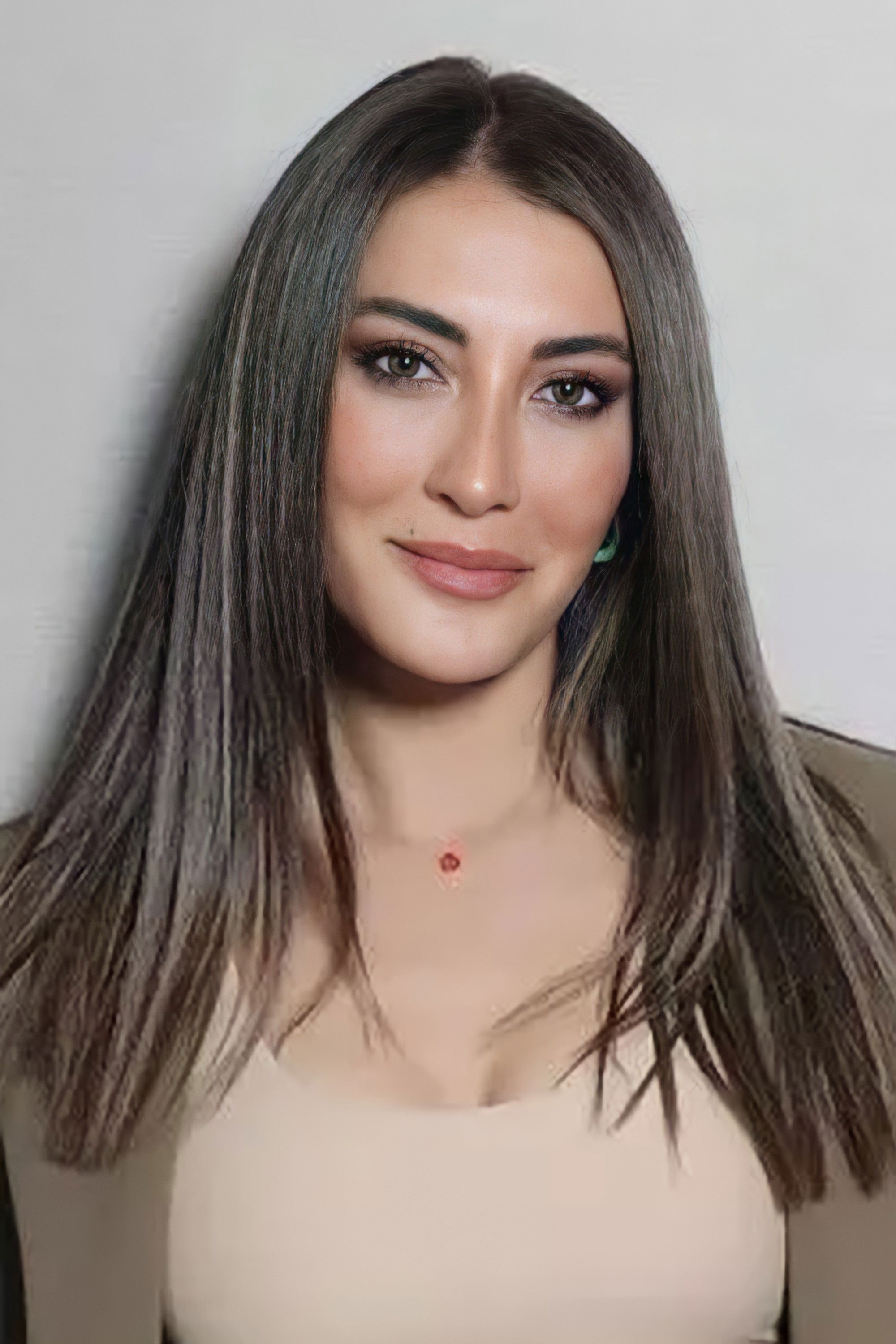 Merve Oflaz backdrop