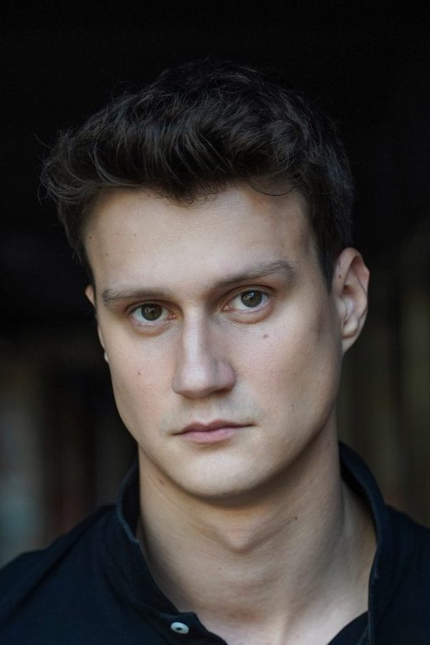 Mark Vdovin backdrop