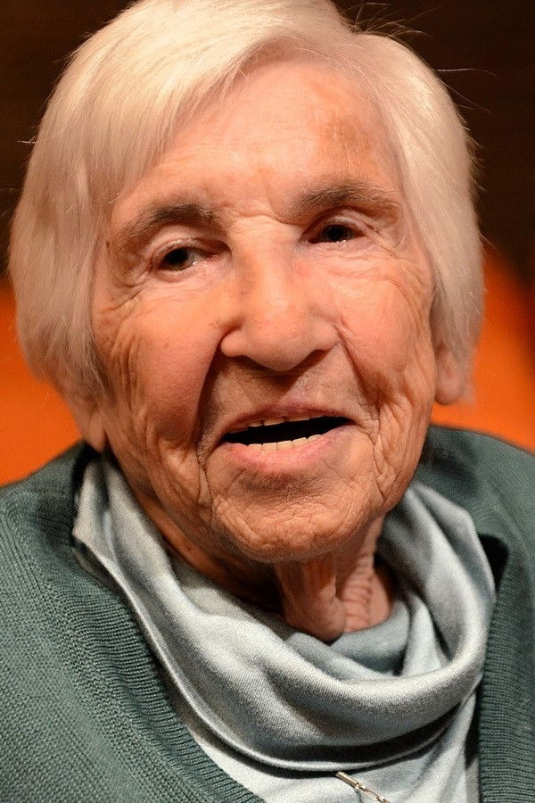 Esther Bejarano backdrop