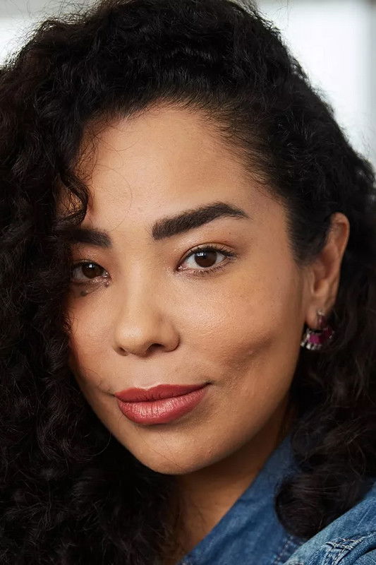 Micheli Machado backdrop