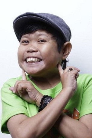 Sayudi Ucul backdrop