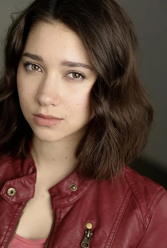 Bella Samman backdrop