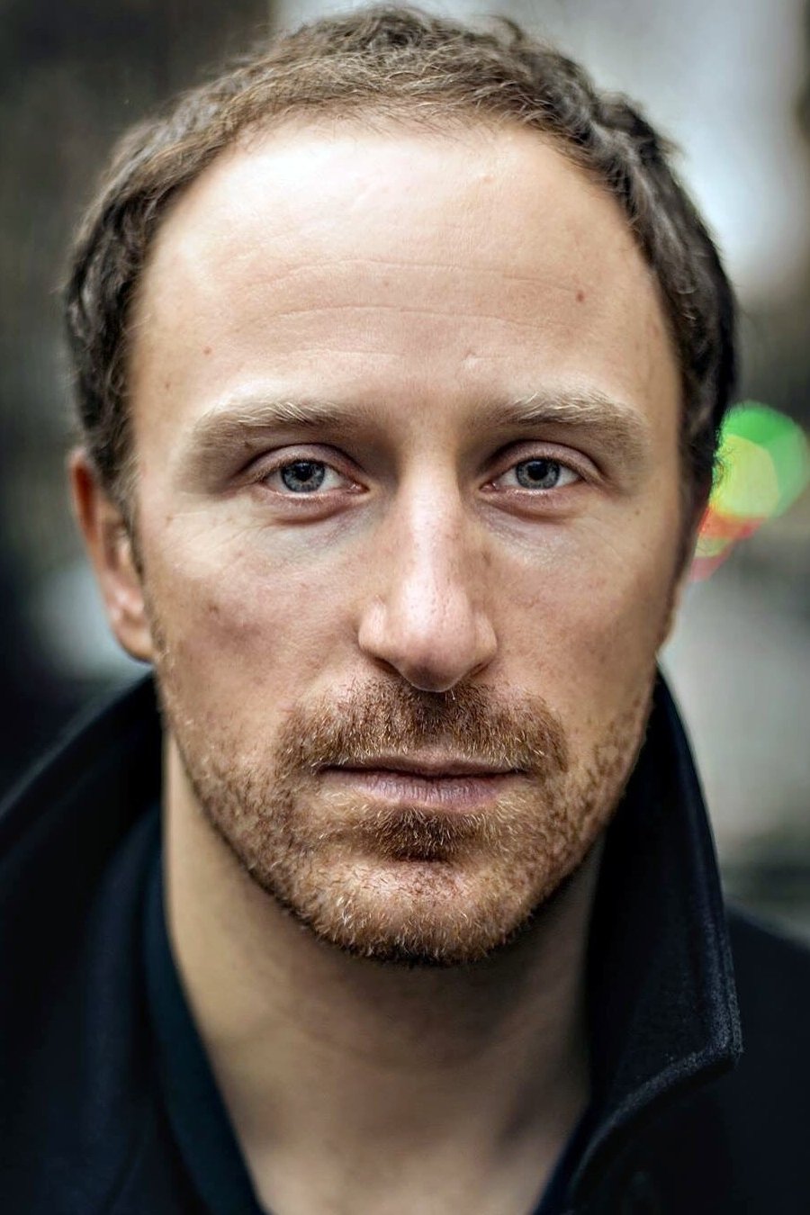 Etienne Guillou-Kervern backdrop