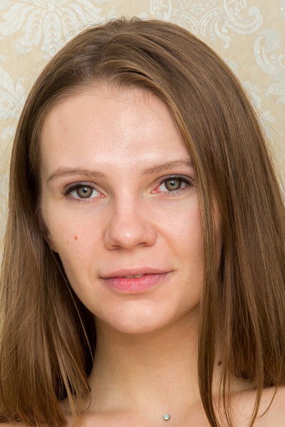 Elina De Leon backdrop