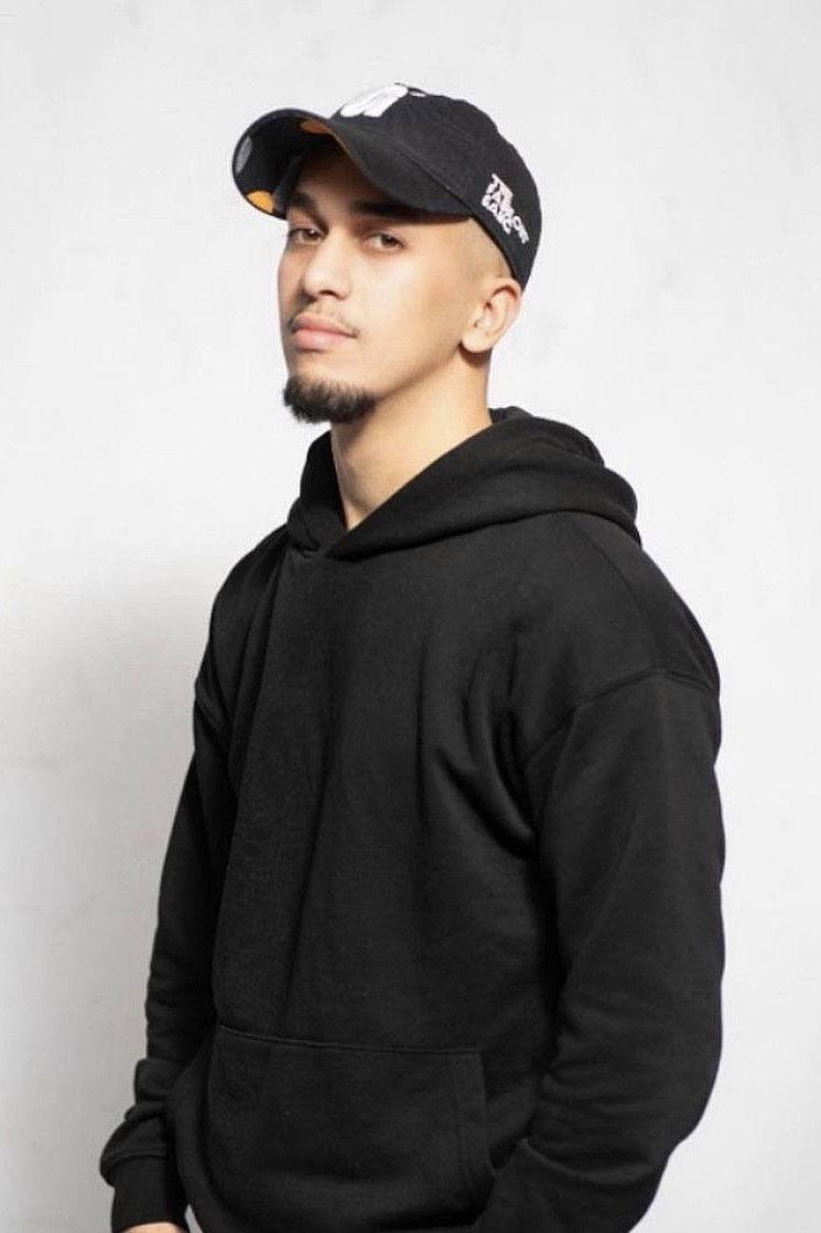 Omar Bentaleb backdrop