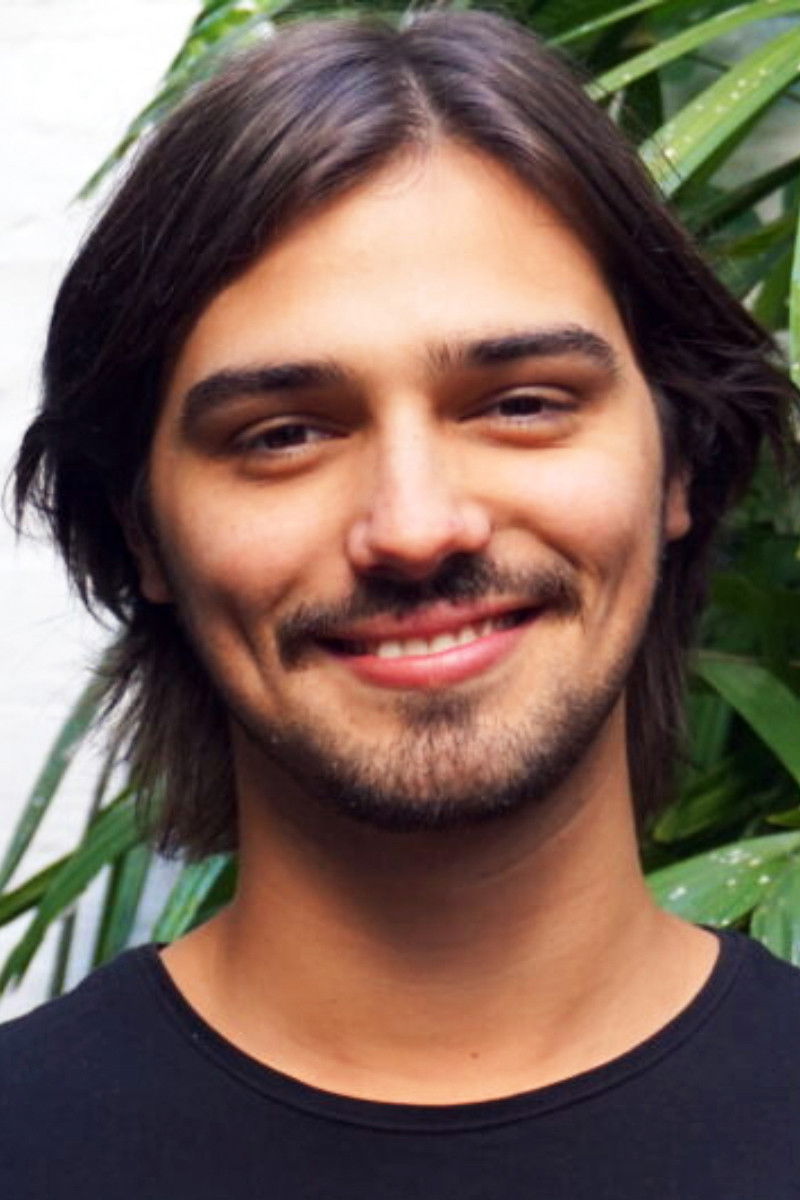 Miguel Beláustegui backdrop