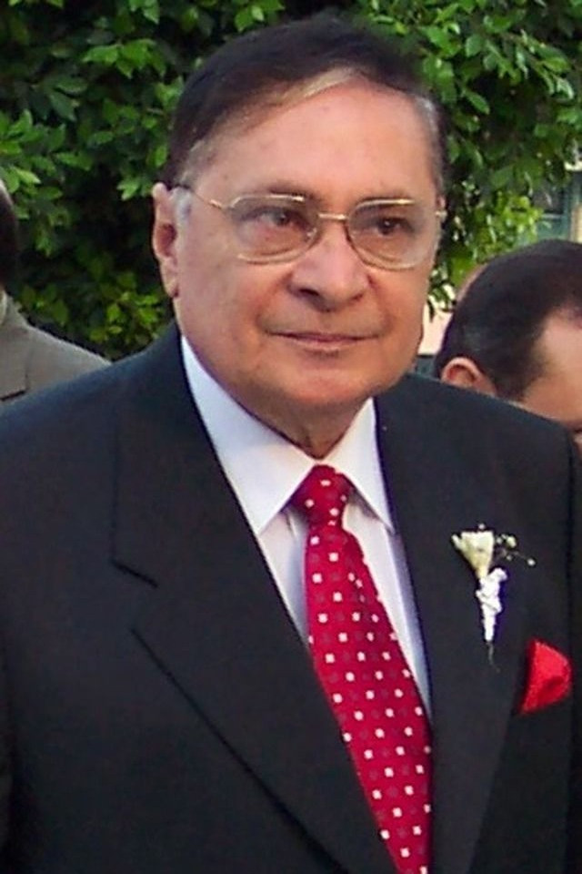 Raoof Helmy backdrop