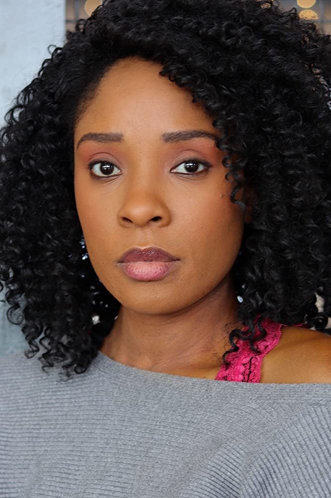 Grae Marino backdrop