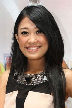 Oline Mendeng backdrop