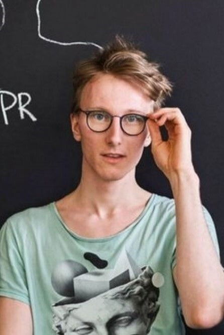 Dāvis Suharevskis backdrop