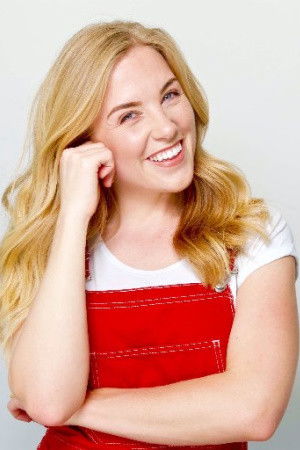 Maddie Moate backdrop