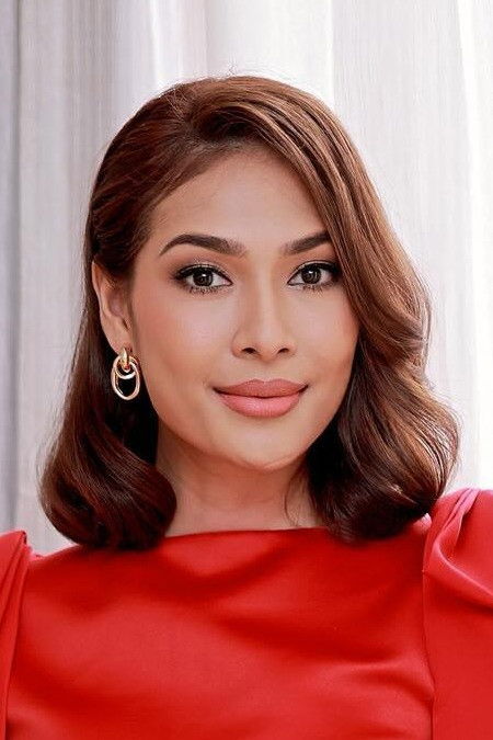 Rita Nadira backdrop