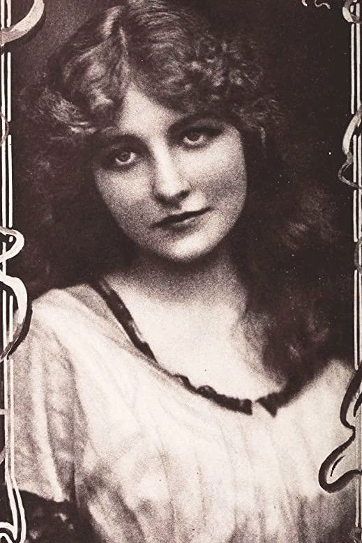 Isabel Lamon backdrop