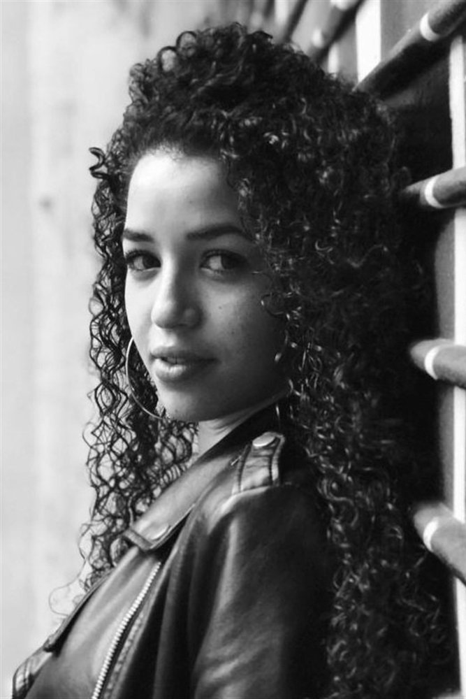 Malika Alaoui backdrop