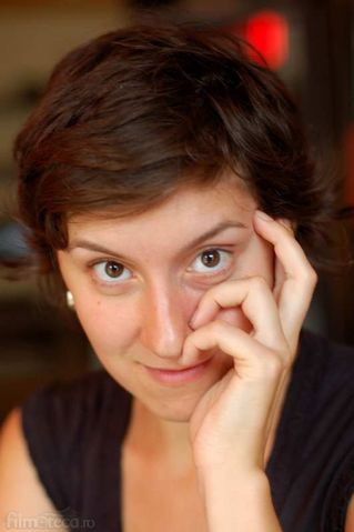 Oana Piecnita backdrop