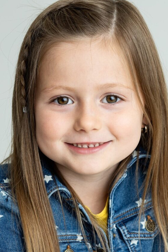 Margaux Vaillancourt backdrop