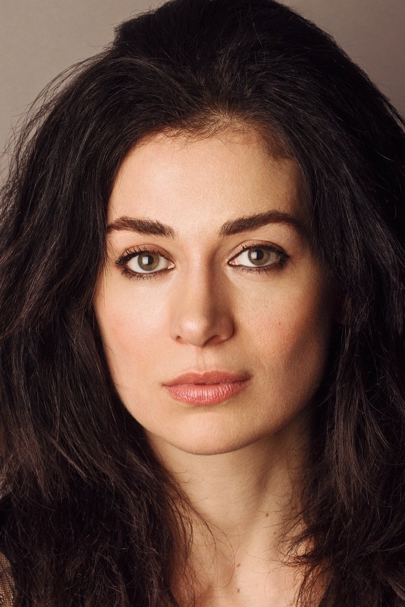 Helena Antonio backdrop