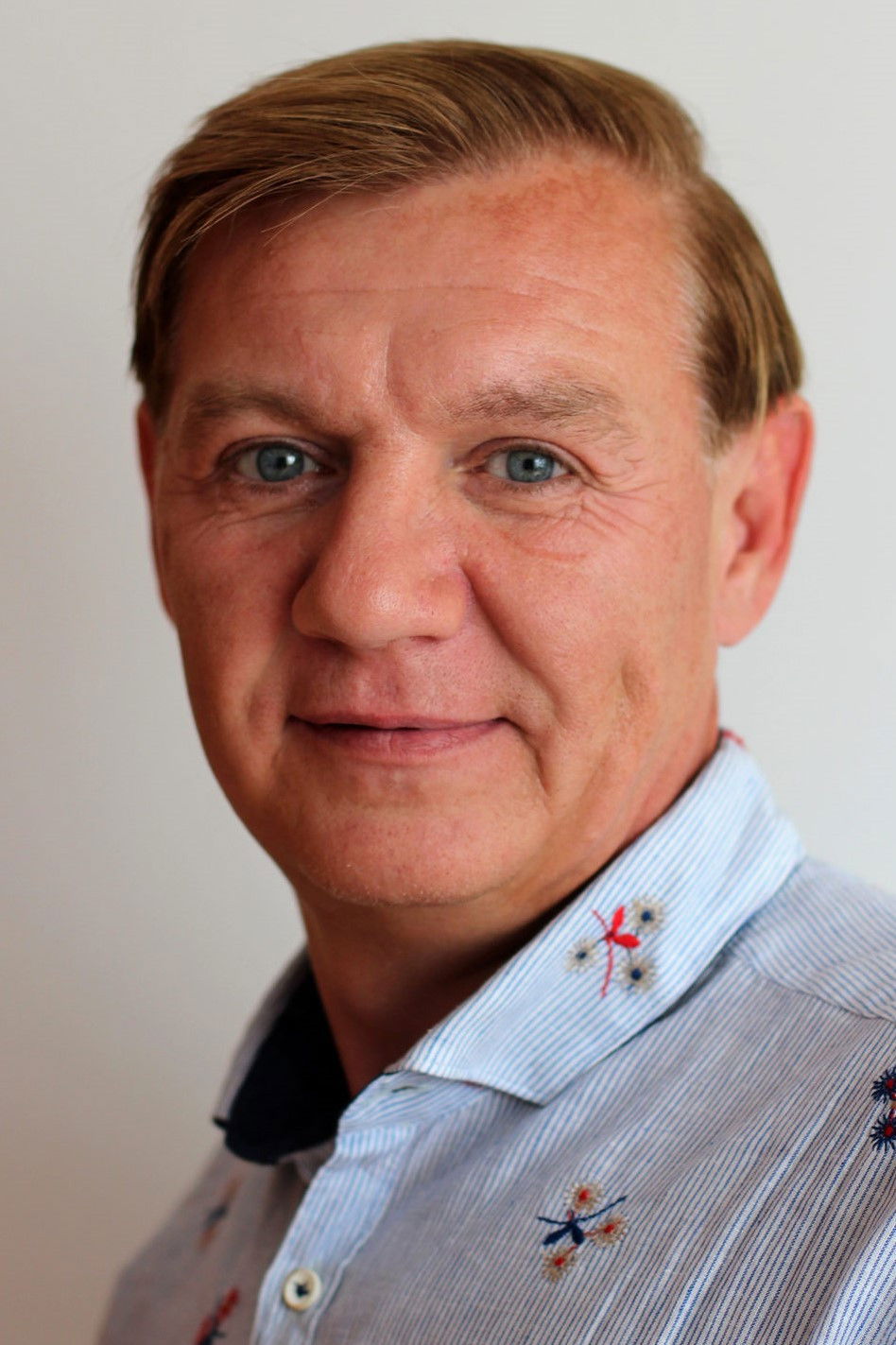 Ruslan Habiev backdrop