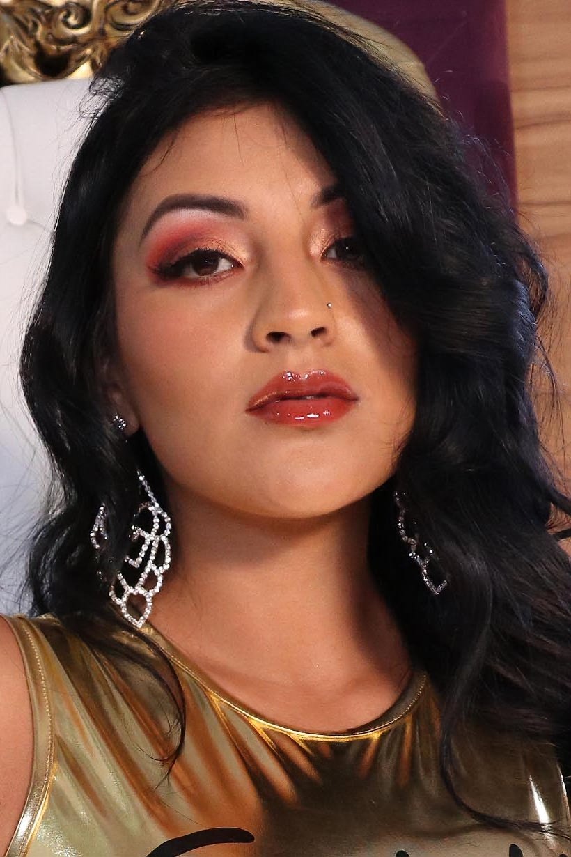 Mariana Martix backdrop