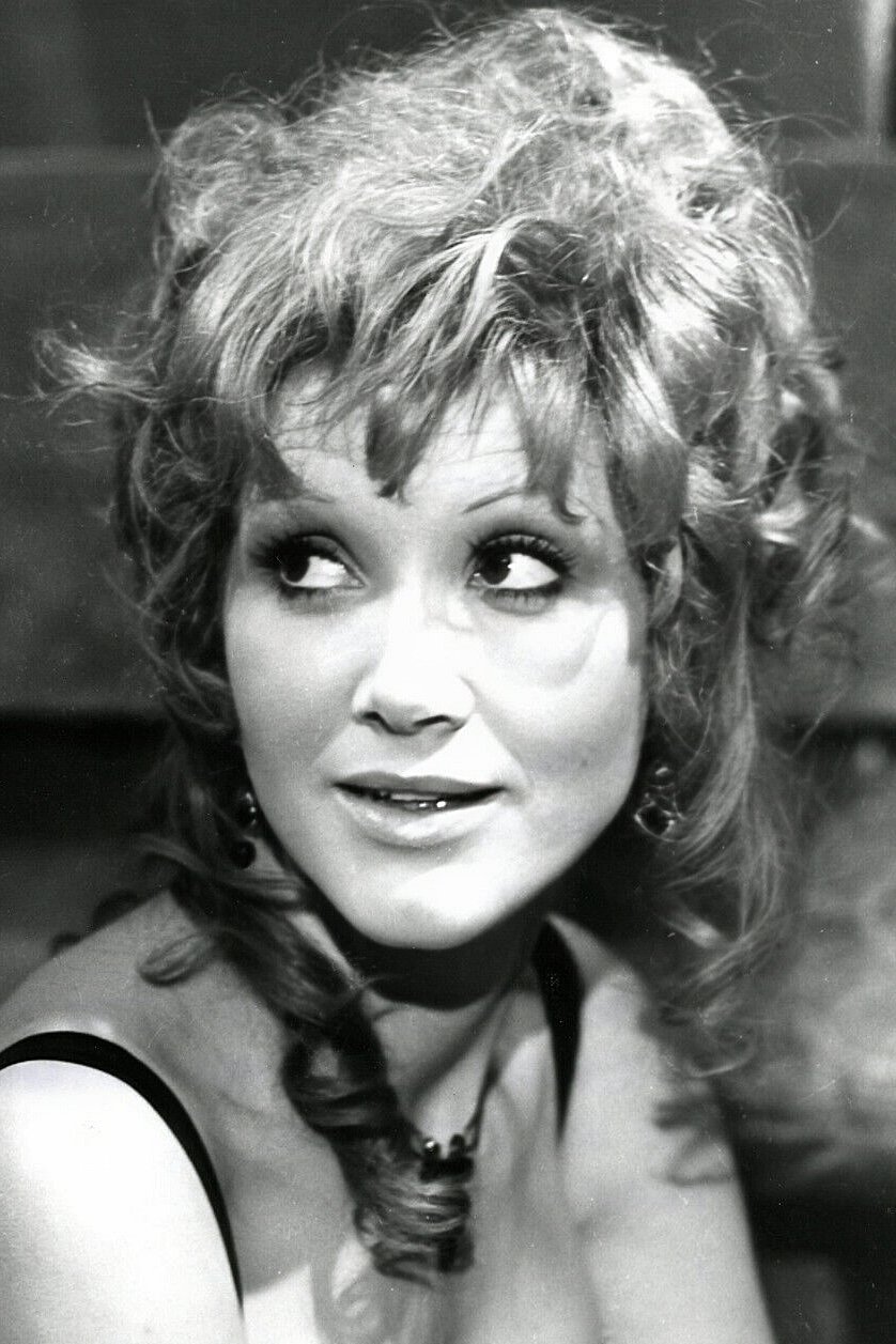 Nathalie Courval → Natahli Kurval backdrop