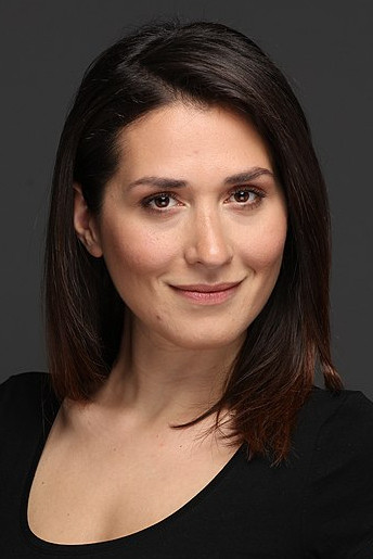 Bengi İdil Uras backdrop