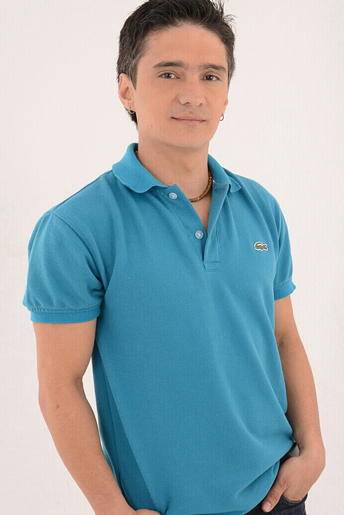 Pedro Suárez backdrop