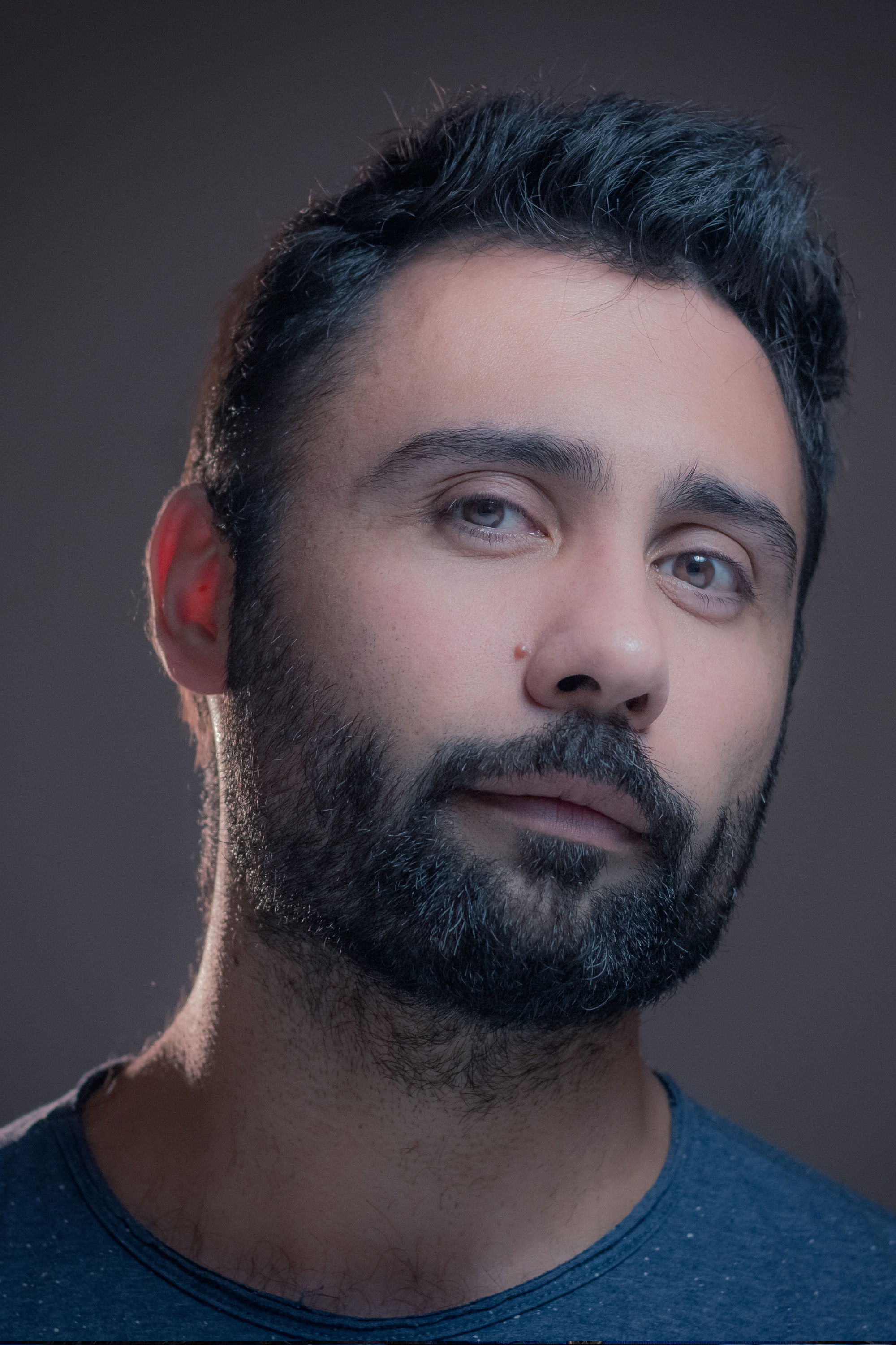 Raúl Vidal backdrop