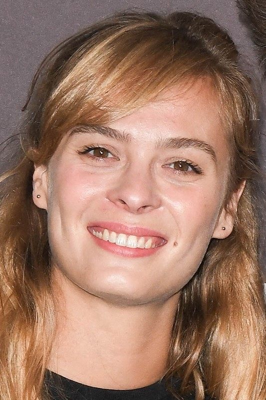 Alice Raucoules backdrop