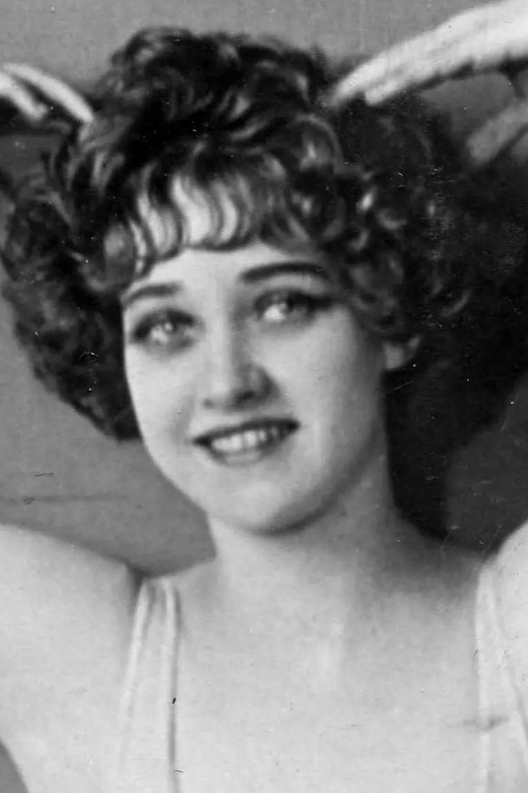 Lotus Thompson backdrop