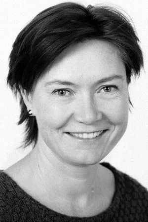 Line Hatland backdrop