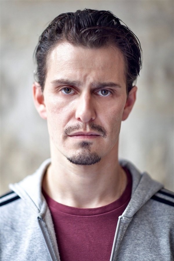 Tony Le Bacq backdrop