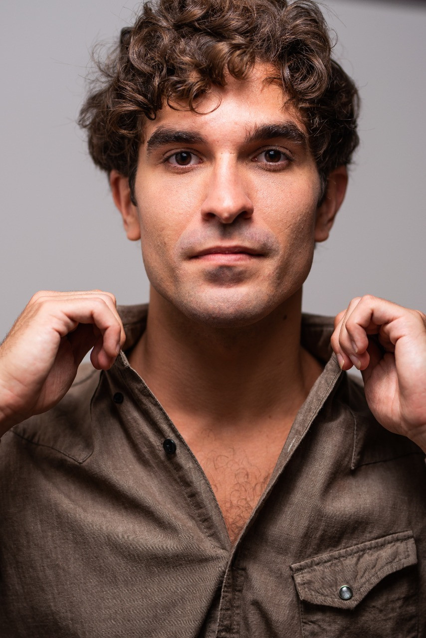 Carlos Bruno backdrop