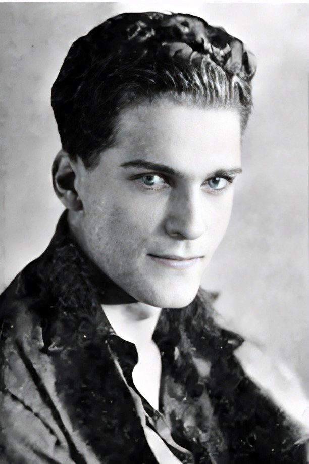 Elliot Sparling backdrop