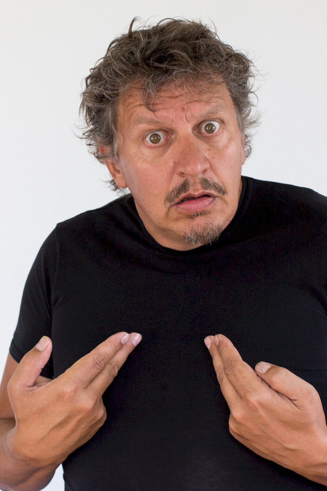 Lukas Lobis backdrop