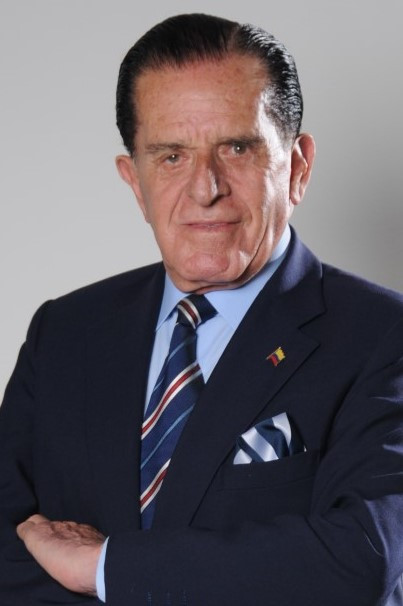 Hugo Patiño backdrop