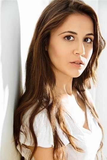 Céline Beran backdrop