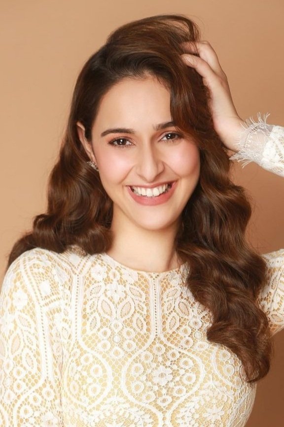 Sadia Khateeb backdrop