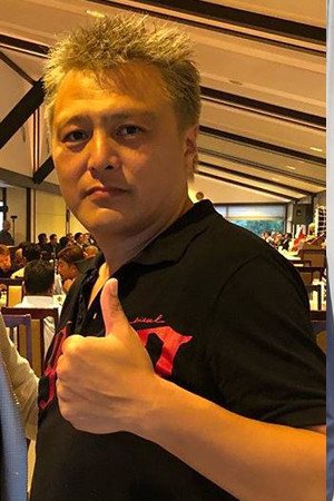 Akihiko Kuwata backdrop