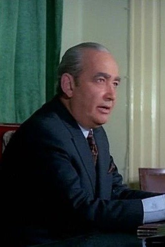 Ali Ezz ElDein backdrop