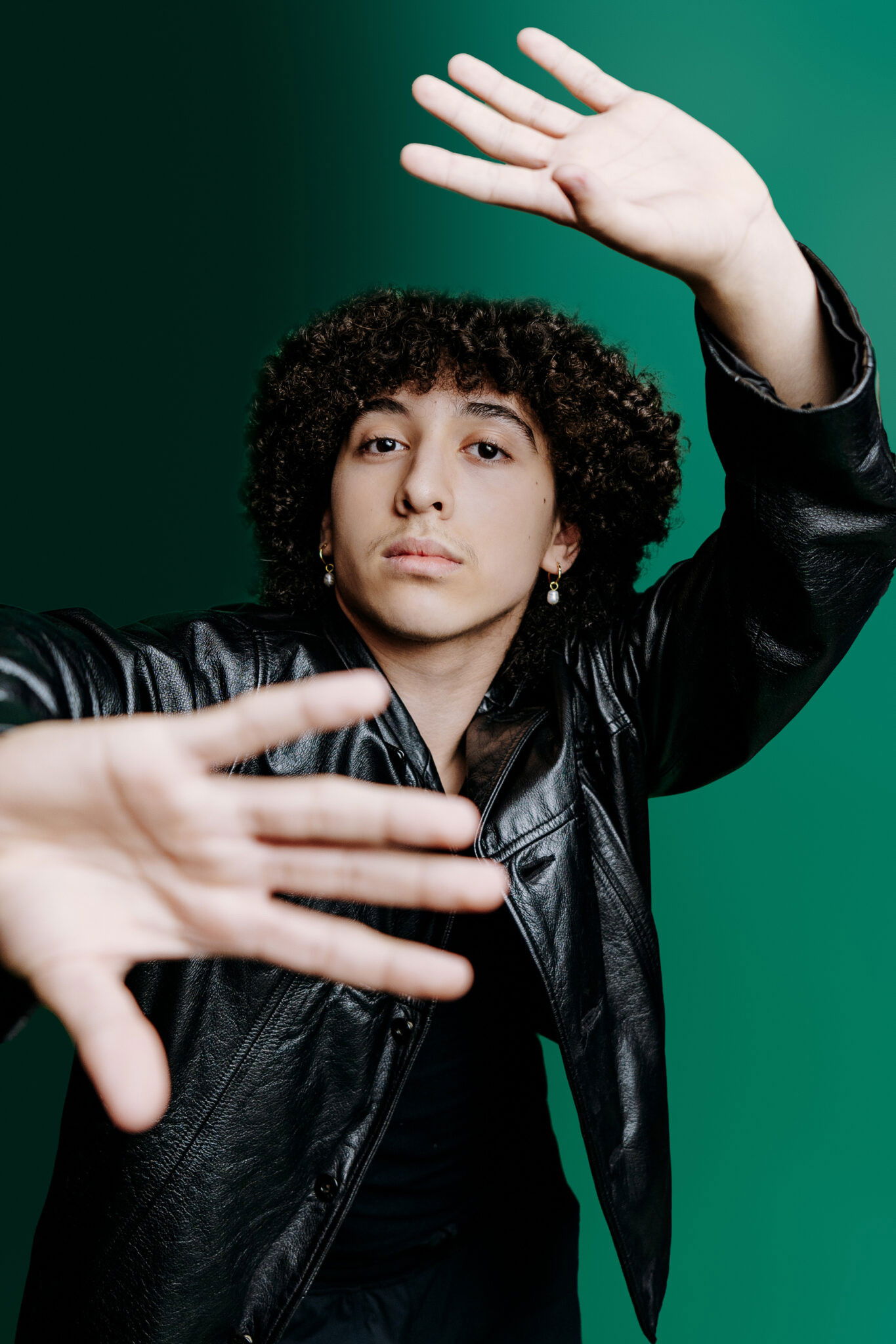 Zakary Belharbi backdrop