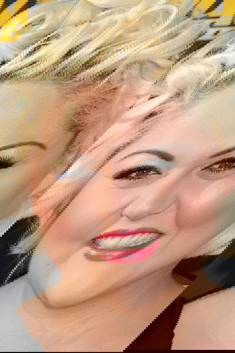 Lindsay Kay Hayward backdrop