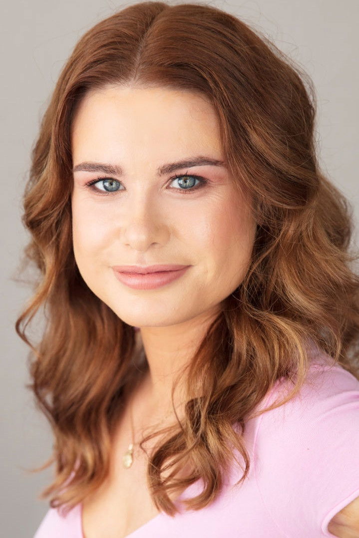 Chelsea Belle backdrop