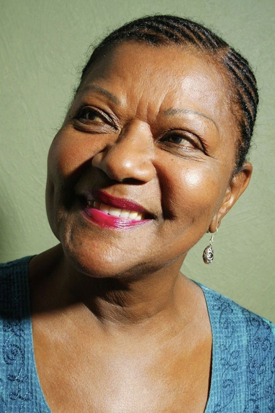 Alaíde Costa backdrop