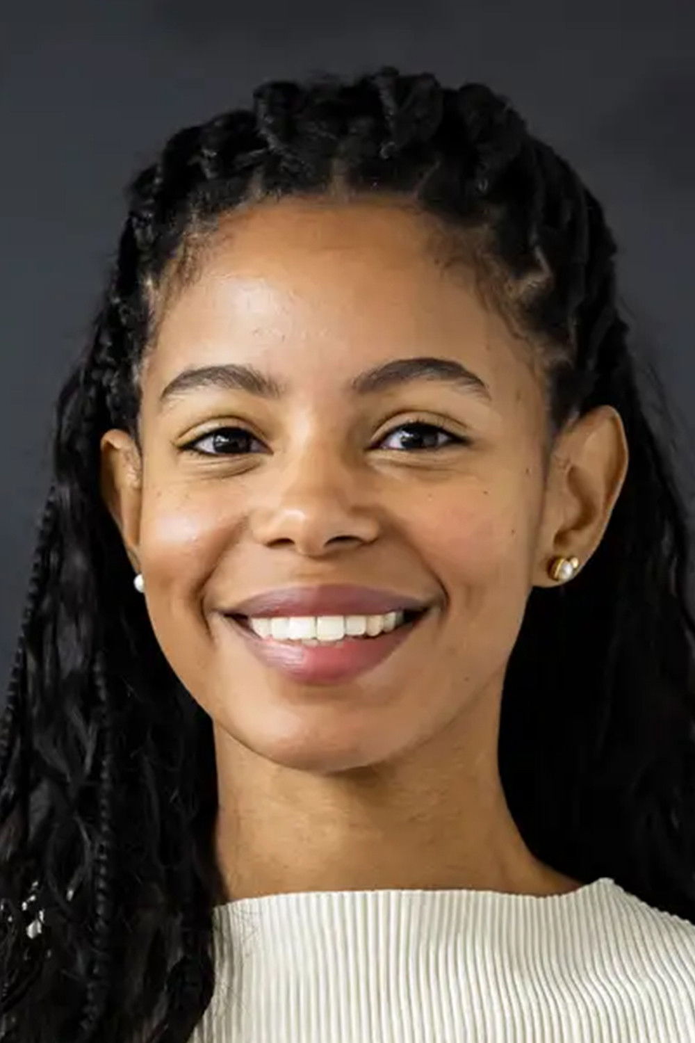 Denise Fernandes backdrop